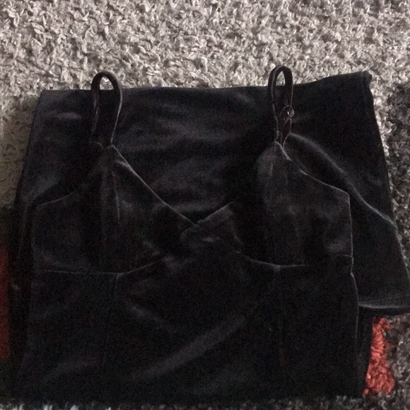 Black velvet dress - Picture 4 of 6